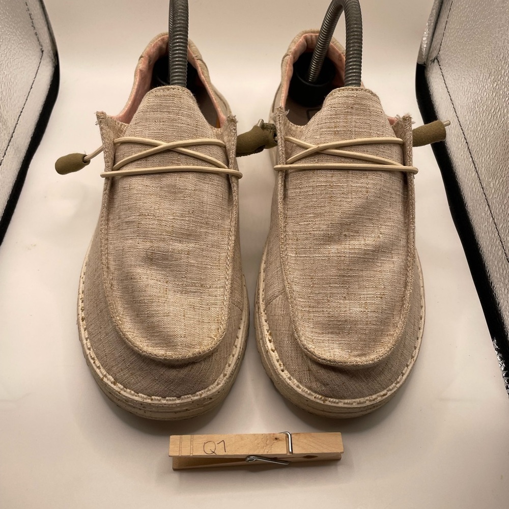 Hey Dude Wendy Chambray White loafers women’s size 8 - Picture 3 of 9
